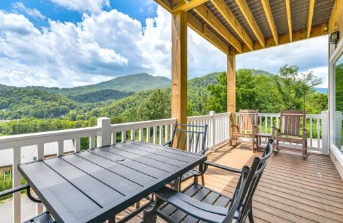Waynesville Apartment | Smoky Mtn Getaway: Modern 2BR/2BA w/Stunning Views