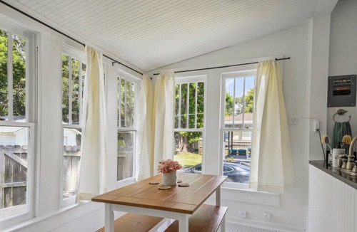 Gulfport House | SNOWBIRDS & MILITARY WELCOME! Minutes away from the Beach & MORE!
