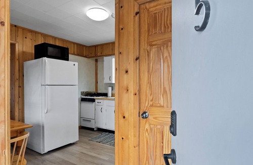 Muskegon Apartment | Snug Harbor Inn | Blueberry Suite | Near Lake MI
