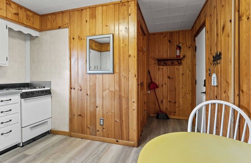 Muskegon House | Snug Harbor Inn | The Roost | Near Lake MI