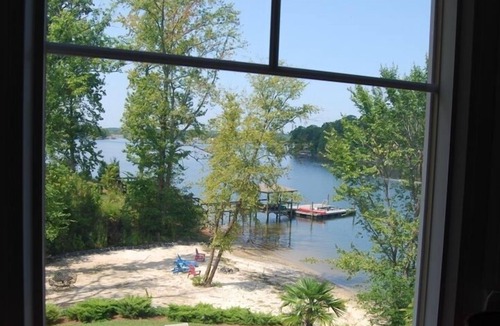 Bowling Green House | Snug Harbor Waterfront for Vaca, Retreats, Reunions - Lake Wylie, Charlotte, NC