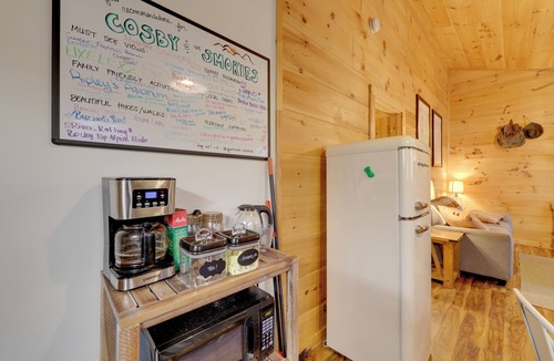 Cosby Cottage | Soaking Tub, Mtn Views: Cosby Creek Cabin By Gsmnp