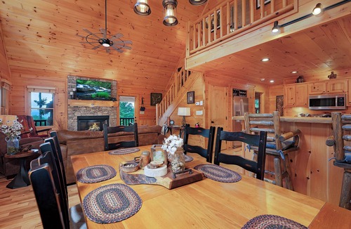 Morganton Cabin | Soaring Hawk Lodge - Morganton, GA