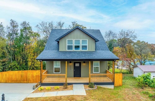 Knoxville House | SoKno 4br/3ba near downtown Knoxville 30+ Day Stay