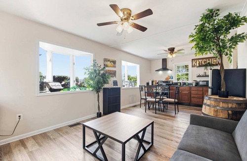 Solomons Apartment | Solomons Island One BD Waterfront Home with Deck