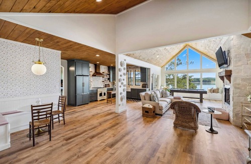 Dandridge House | Someday Cottage, Luxury Lakefront Views for 6 withPool & Billiards!