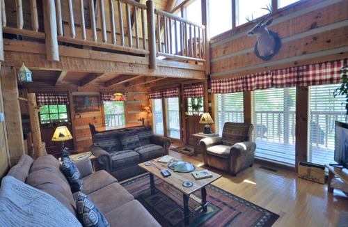 Sevierville Cabin | Somewhere in Time cabin with Mountain Views