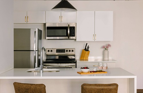 Downtown Detroit Apartment | Sonder Gabriel Richard | One-Bedroom Apartment