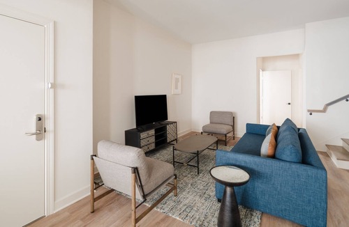 Buena Vista Apartment | Sonder The Verse | Four-Bedroom Apartment w/ Balcony