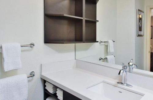 Bryant Pattengill West Hotel | Sonesta Simply Suites Detroit Ann Arbor