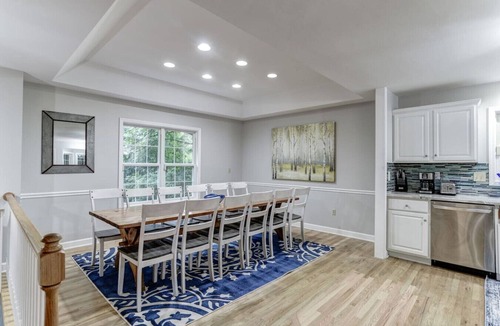 Skyland House | South AVL Group Estate | Hot Tub, Firepit & Pool | 5BR | Near Biltmore