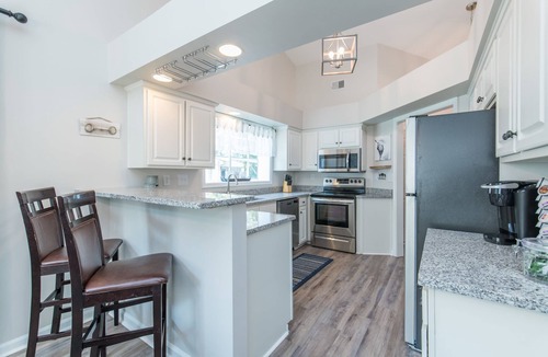 Lexington House | Southern Charm - 2BR - BBQ - Walk to Kroger Field