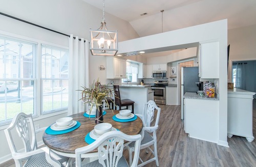 Lexington House | Southern Charm - 2BR - BBQ - Walk to Kroger Field