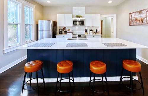 East Nashville House | Southern Farmhouse Feel! 30+ day stays! Stay at home with us!