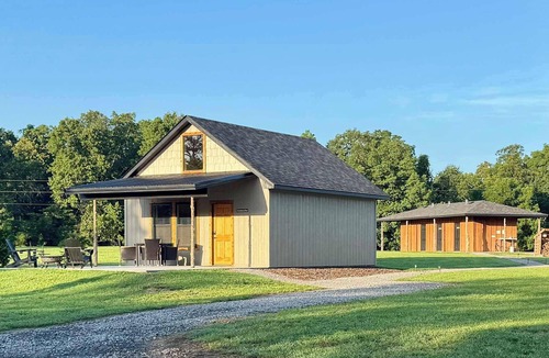 Tahlequah House | Southern Pine Cabin @ The River Bluff Cabins