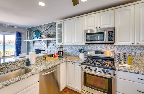 White Lake House | Spacious Lakefront Home in White Lake
