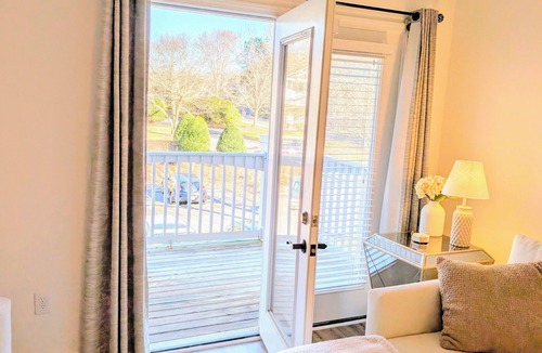 Charlotte Condo | Spacious 1-Bedroom condo in Ballantyne/South Charlotte with Office and Laundry