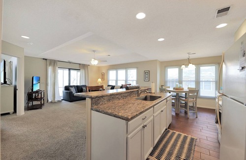Sea Trail Condo | Spacious 1-bedroom 3rd floor condo with golf course view in Sunset Beach.