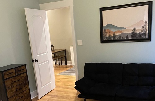 Maysville Apartment | Spacious 2 Bedroom Apartment in Downtown Entertainment District