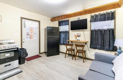 Baden Apartment | Spacious 2BR Apt Free Parking Baden