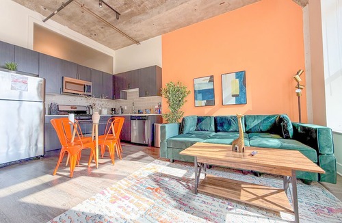 Near South Side Apartment | Spacious 2BR Group Retreat Near McCormick Place
