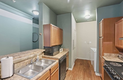 Arcadia Apartment | Spacious 2BR Retreat | King Beds | Pool & 24/7 Gym