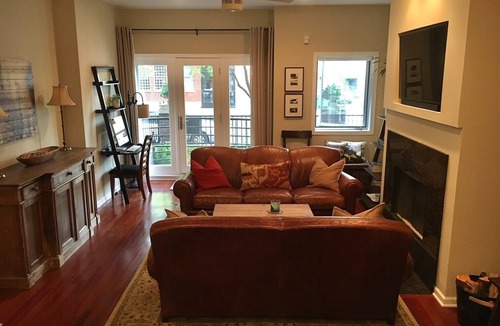 Noble Square Condo | Spacious 3/2 Duplex In Wicker Park Area