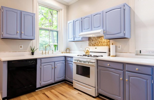 Old Louisville House | Spacious 3-bed House in Louisville with King beds, Bourbon Bar, 2 full kitchens