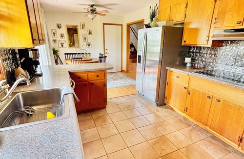 Farmview - Ramble Apartment | Spacious 3-bedroom apartment located in delightful Blacksburg with HVAC!