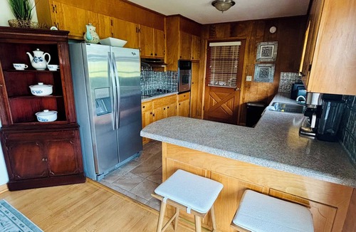 Farmview - Ramble Apartment | Spacious 3-bedroom apartment located in delightful Blacksburg with HVAC!