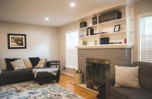 Bashford Manor House | Spacious 3-BR Retreat Near Louisville Attractions