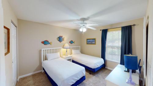 Pawleys Island House | Spacious 3BR Villa Groups of Six in Pawleys Island