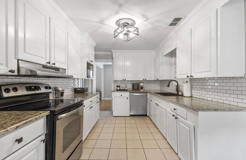 Hattiesburg House | Spacious 4 bd/3 bth Family Home- The Cypress House