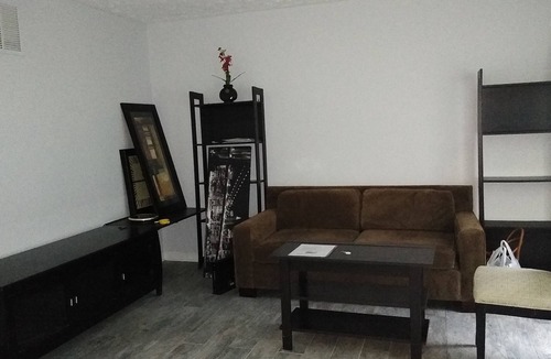 Cloverly House | Spacious 4-Bedroom Townhouse – Perfect Fall Getaway in Silver Spring 34/50