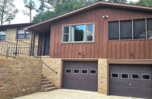 Madison House | Spacious 4-bedroom house with Galleria Pet-friendly. Fully fenced backyard.