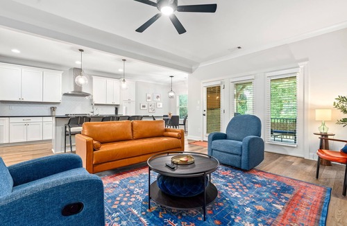 Auburn House | Spacious 4-bedroom house in beautiful Auburn - Sleeps 12+
