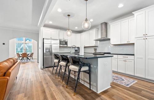 Auburn House | Spacious 4-bedroom house in beautiful Auburn - Sleeps 12+