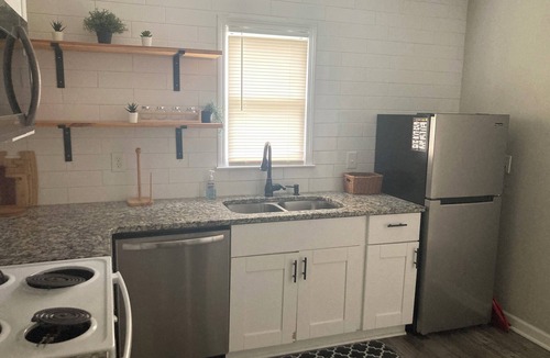 West End House | Spacious 4BR/3BA house in West End with AC, W/D, and WIFI close to downtown