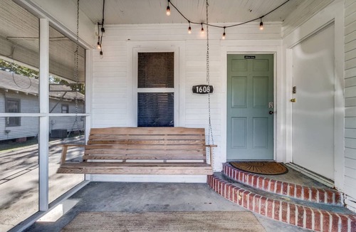Freetown - Port Rico House | Spacious 4BR Retreat in the Heart of Lafayette