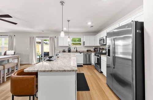 Arcadia House | Spacious 4BR Retreat w/Hot Tub, Mini Golf, Game Room & Movie Screen