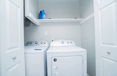 Montgomery Apartment | Spacious 4BR Work or Play Getaway Close to DT!