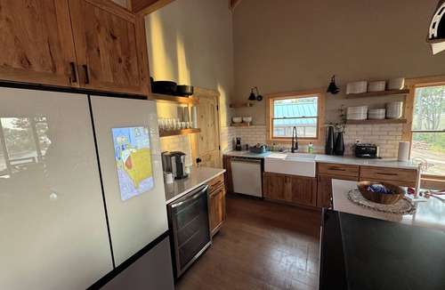 Baneberry House | Spacious 5-bedroom home in beautiful White Pine, Family Friendly, Pet Friendly