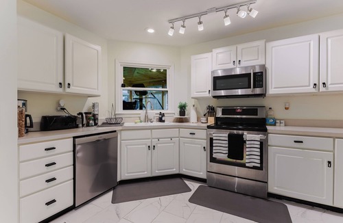 Lexington House | Spacious 5-bedroom house with fitness room in charming Lexington