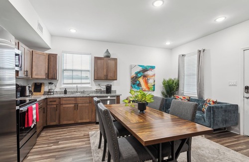 Florida Area Apartment | Spacious 5-bedroom apartment in New Orleans