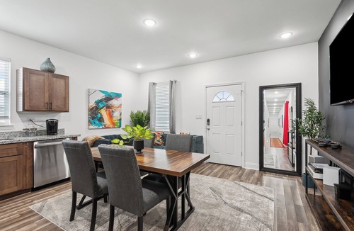 Florida Area Apartment | Spacious 5-bedroom apartment in New Orleans