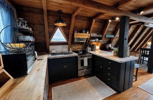 South Haven House | Spacious 5-bedroom A-Frame in South Haven with view of Lake Michigan