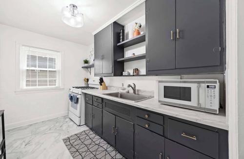 Audubon Apartment | Spacious 5-Unit Home Near Downtown & Expo Center!