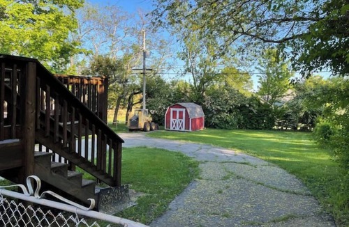 Woodland Hills House | Spacious 5BR/3 Bath, fenced, garage, 7 TV's, Parking, close to xway & shopping