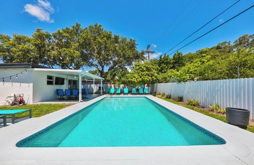 Ives Estates House | Spacious 5BR Villa with Private Pool Near Hard Rock Stadium