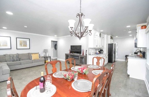 Collier Heights House | Spacious 7BR Retreat – Near Downtown & Six Flag7